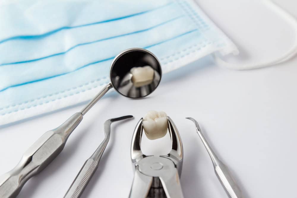 Things to avoid after tooth extraction